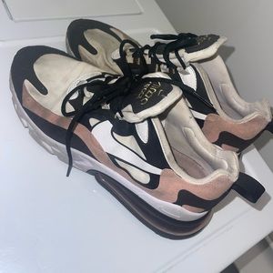 Nike Air 270 react